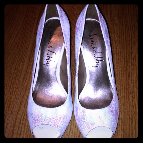 Super cute White heels