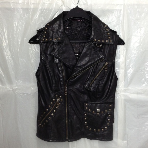 Studded leather ves!