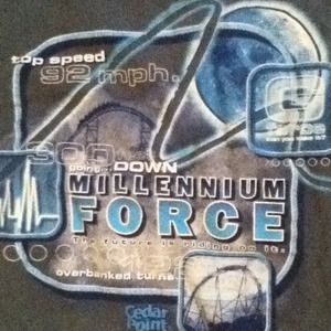 Cedar point millennium force tee Mens Small