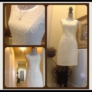 Beautiful dress size small used only once
