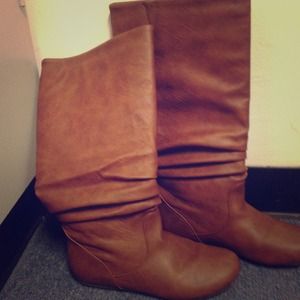 Brand new brown boots