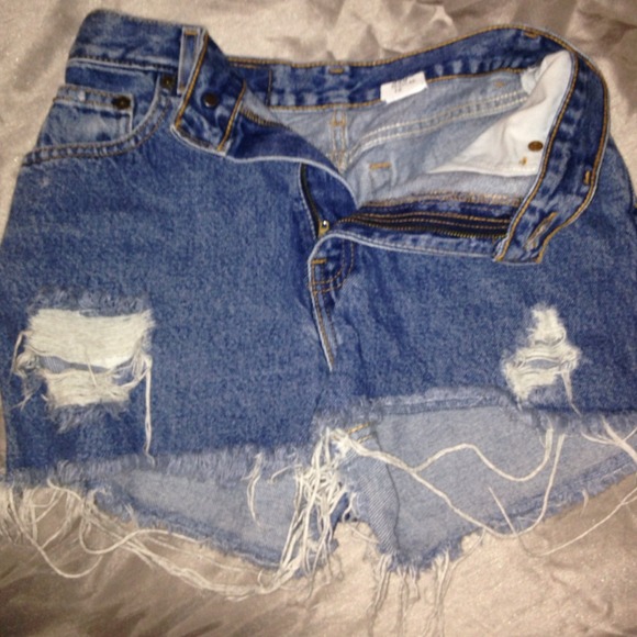 Levi high waisted shorts