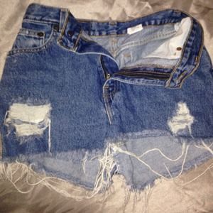 Levi high waisted shorts