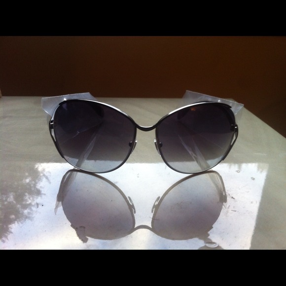 •Alexander McQueen SunGlasses•