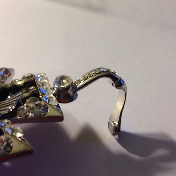 Bundled.  💗RHINESTONE CROSS PENDANT💖 - Picture 4 of 4