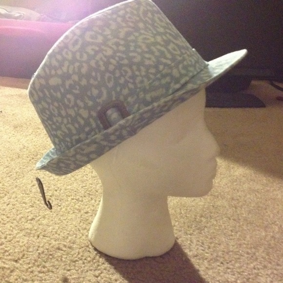 💋Blue cheetah stylish hat💋