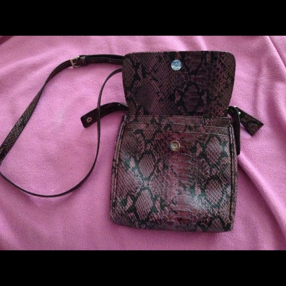 Guess snake Cross Body Hand Bag - Picture 2 of 4