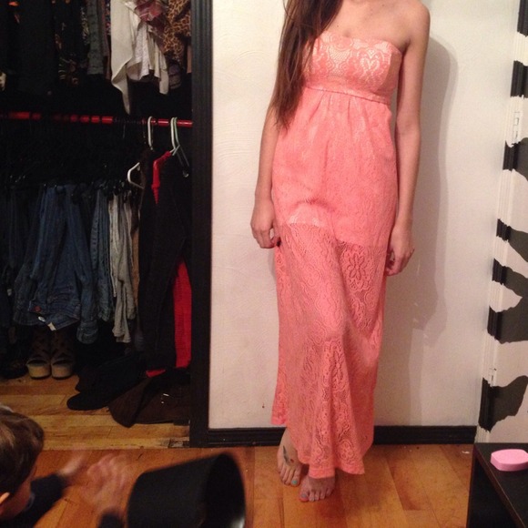 💋REDUCED Peach lace maxi dress brand new