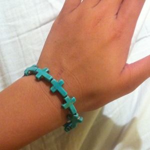 brandy melville cross bracelet