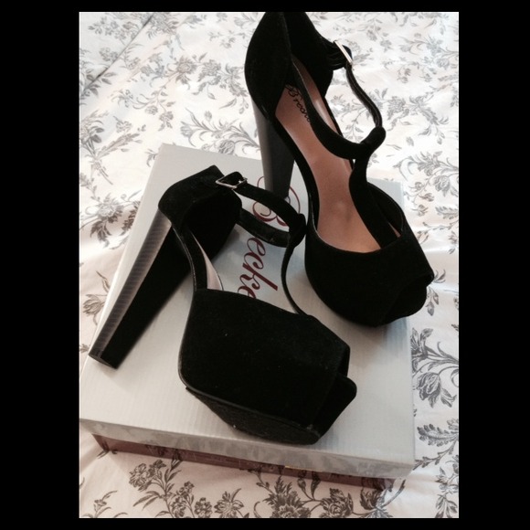 Black suede chunky platform sz 6.5
