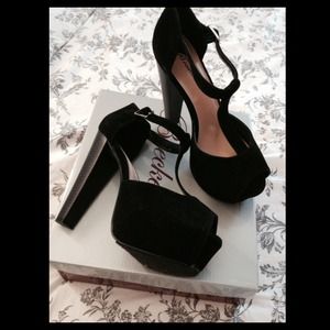 Black suede chunky platform sz 6.5