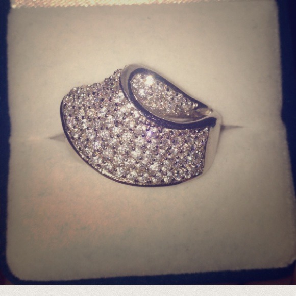 NWOT Rhodium ring with cubic zirconia! 💍 - Picture 1 of 2