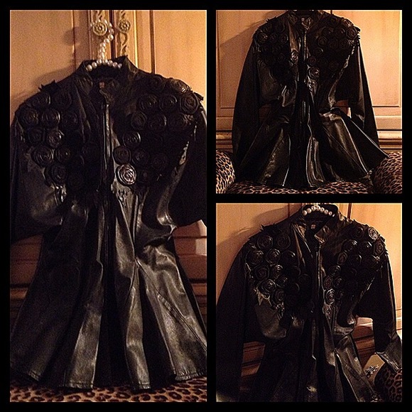 SOLD Gorgeous black leather peplum jacket - Picture 3 of 4