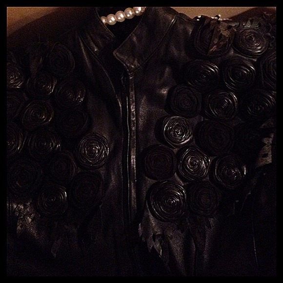 SOLD Gorgeous black leather peplum jacket - Picture 4 of 4