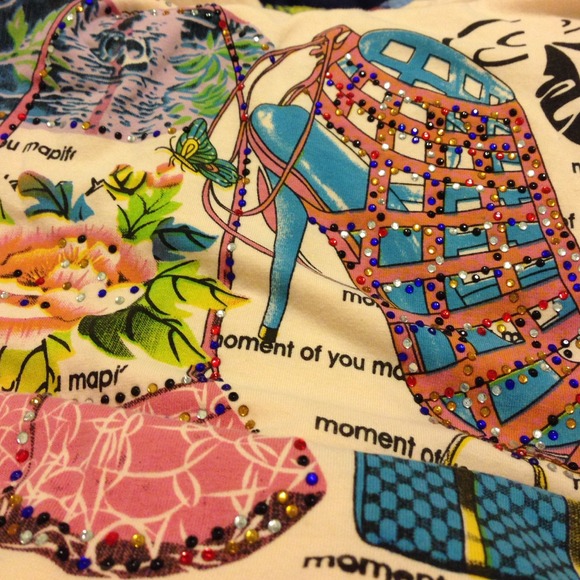 New Top never wore !!!! Big sale - Picture 2 of 2