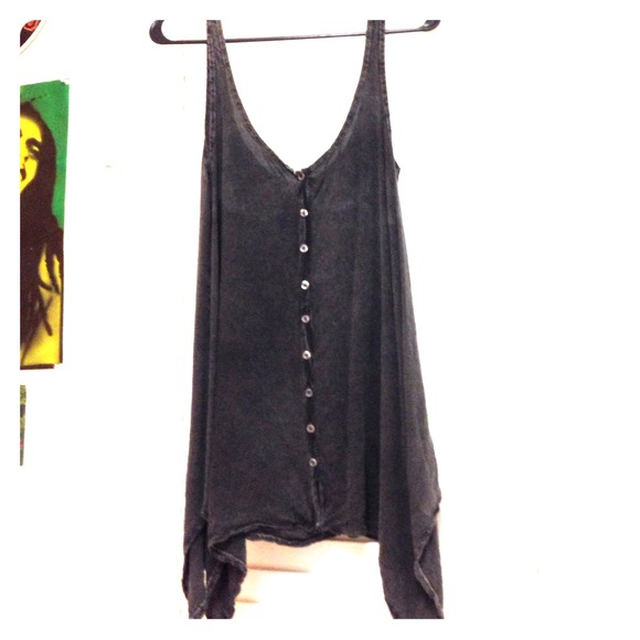 Brandy Melville gray top