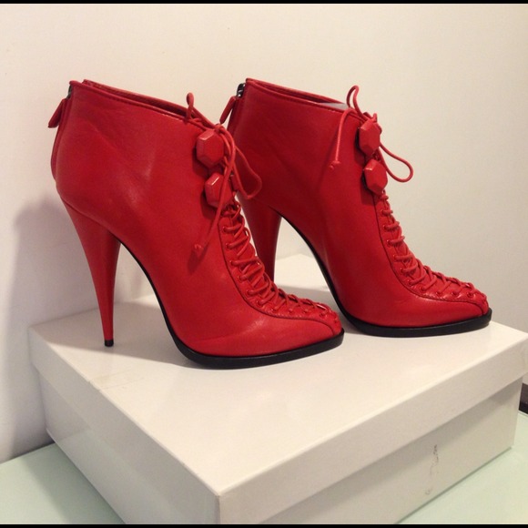 Givenchy red lace up leather ankle boots. BNIB - Picture 4 of 4