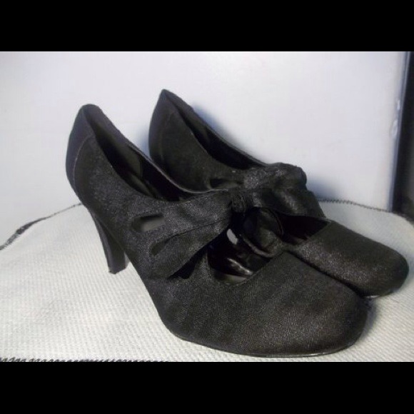 Bow tie Black Shoes