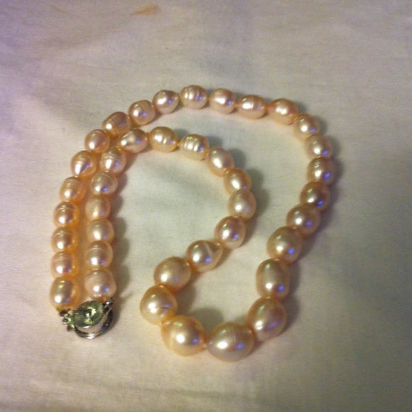 Jewelry - 🚫🚫 SOLD🚫🚫Fresh water pearl necklace SOLD