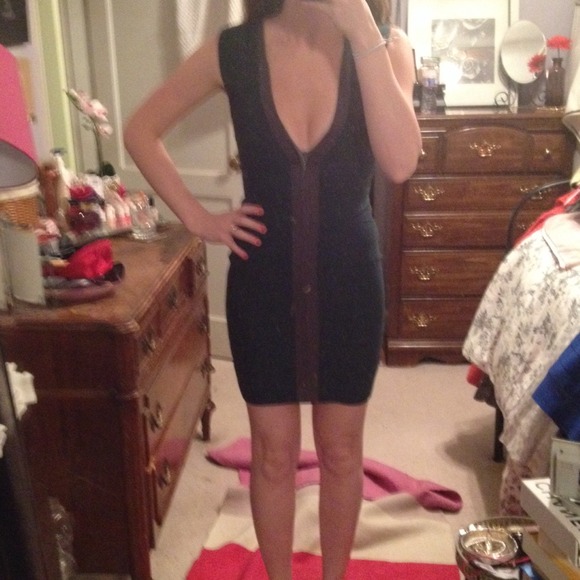 ❌SOLD❌ Dark Green Bandage Body Con Dress - Picture 4 of 4