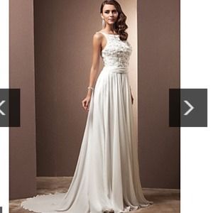 ❌On hold 9/5/14❌Beautiful Wedding Gown