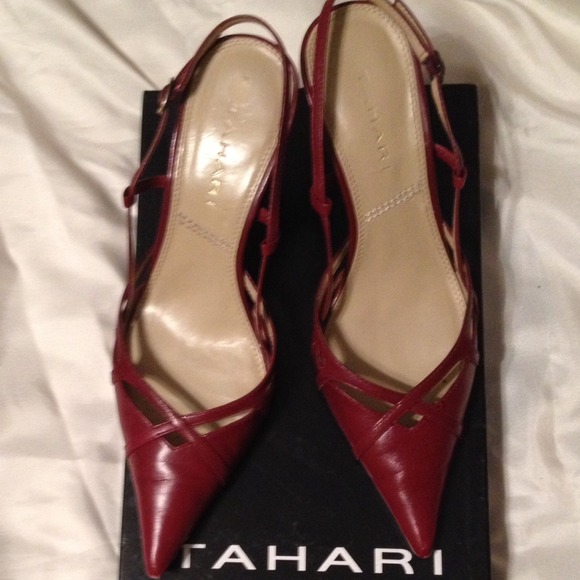 Red Tahari Slingbacks!