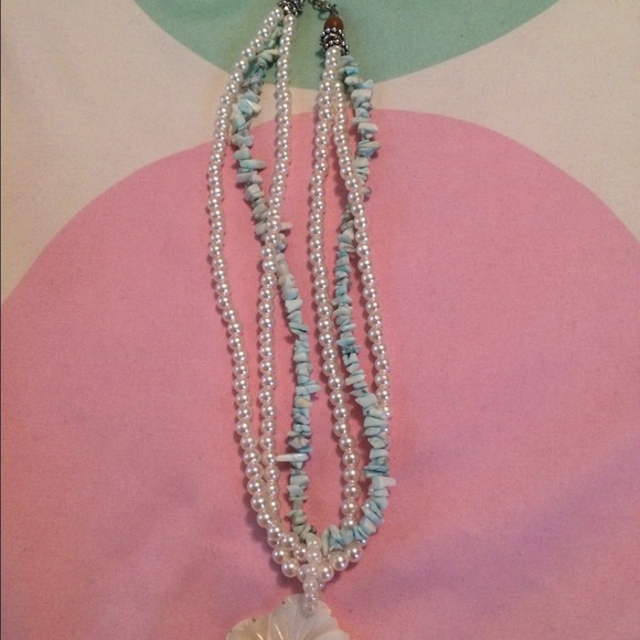 hibicus flower necklace