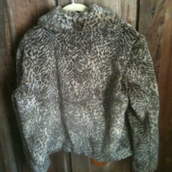 Chico's size 2 faux fur animal print coat - Picture 2 of 4