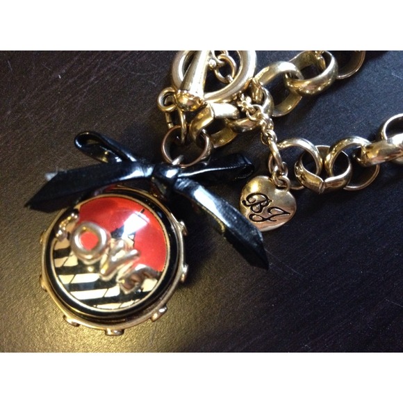 Gold Love Charm Bracelet - Picture 3 of 4