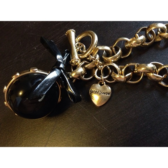 Gold Love Charm Bracelet - Picture 4 of 4