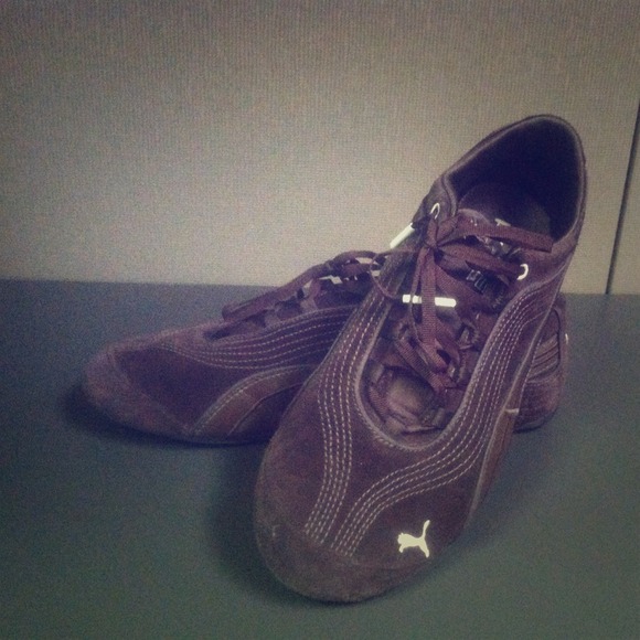 *Reduced* Brown Puma Sneakers