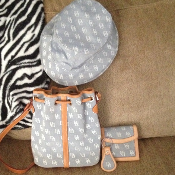 Dooney purse set hold traded
