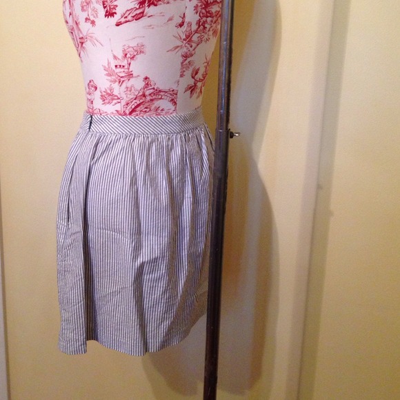 BUNDLED. Seersucker UO Skirt - Picture 3 of 3