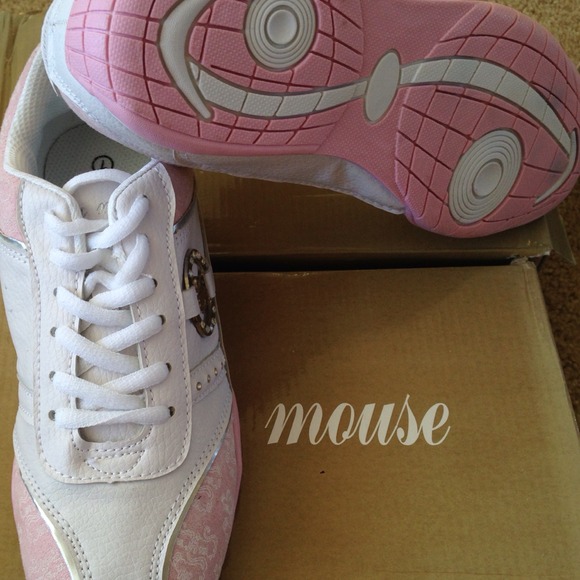 Shoes - Fashionable tennis shoes