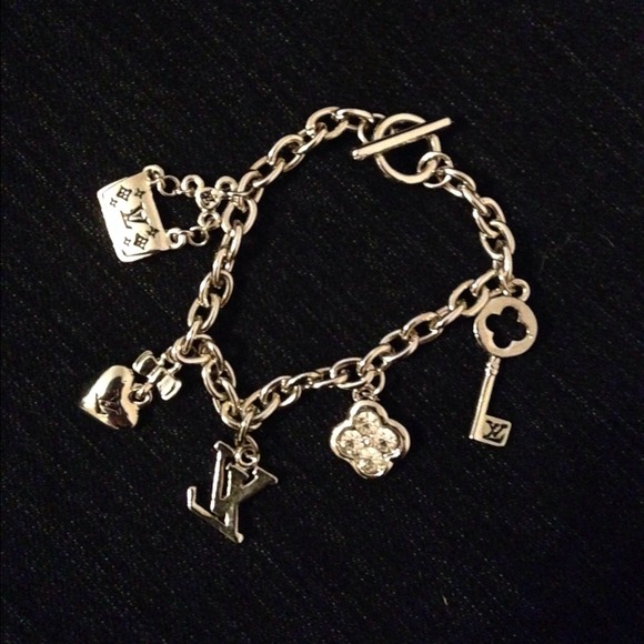 Jewelry - 🍭🍭CUTE CHARM TOGGLE BRACELET🍭🍭