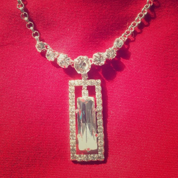 Stunning fashion jewlery