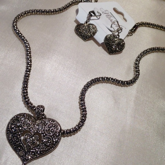 SOLD NEW Silver Tone Cable Heart NECKLACE/EARRINGS - Picture 4 of 4