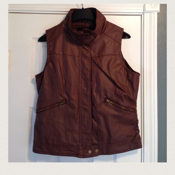 Vegan leather Moto vest - Picture 2 of 2