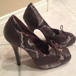 Brown 6 inch Heels with square front. Size 6M