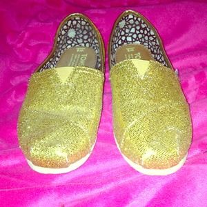 Gold sparkle toms