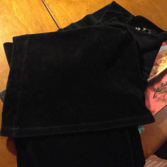 Like New Luxurious Juicy Velour - Picture 4 of 4