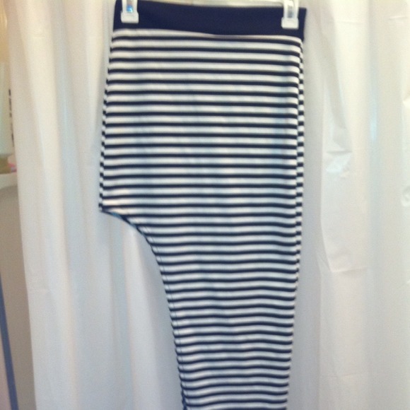 Striped Maxi Skirt w/ Sexy Side Slit (Size Small)