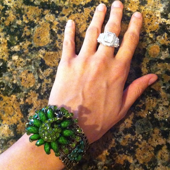 Brilliant green peacock bracelet