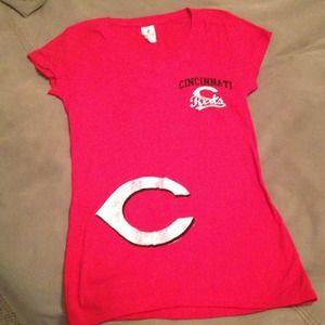 NWOT Cincinnati Reds Top Sz.M & Reds Window Decal.
