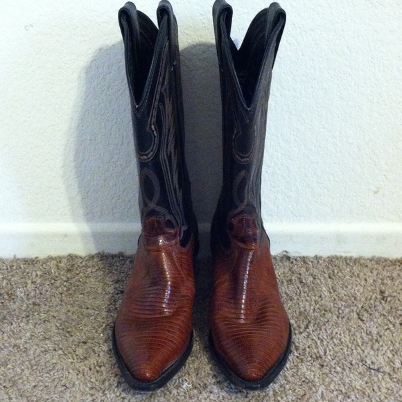 Justin Brand Exotic women's boots made from Iguana. - Picture 2 of 4