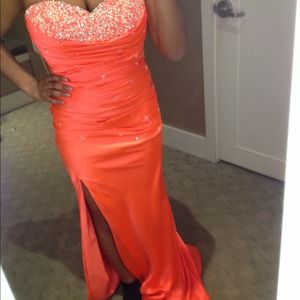 Prom dress, only worn to try it on and at prom