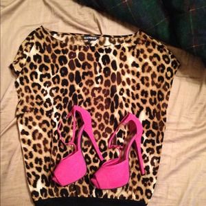 ON HOLD - bundle for @ddke Leopard top and heels