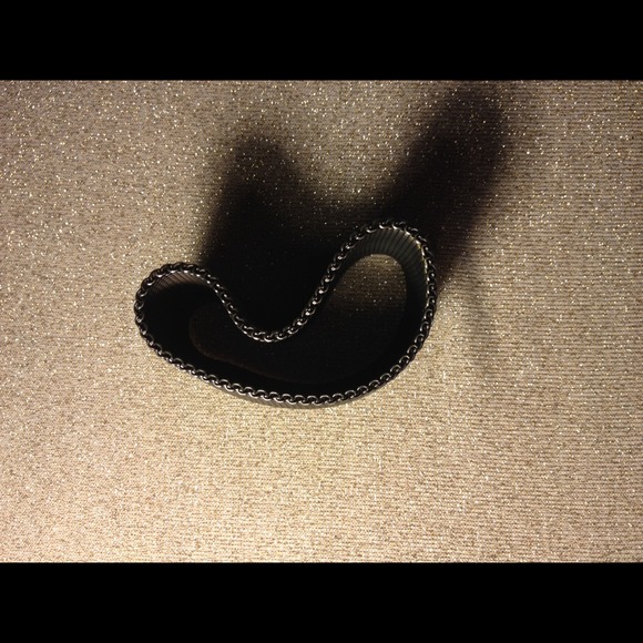 Gorgeous bendable Dress Bracelet! - Picture 3 of 6