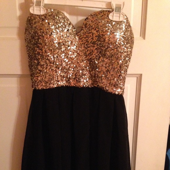 Black and gold strapless dress