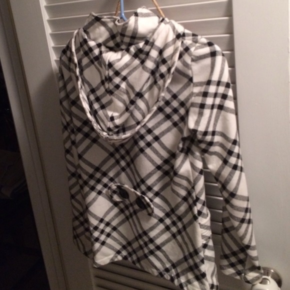 Plaid coat - Picture 2 of 4